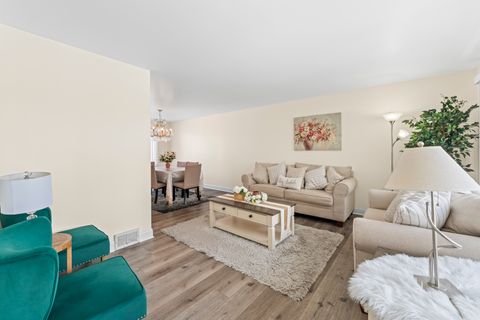 Tiny photo for 9109 Crescent Court, Oak Lawn, IL 60453 (MLS # 12546075)