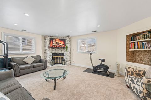 Tiny photo for 9109 Crescent Court, Oak Lawn, IL 60453 (MLS # 12546075)