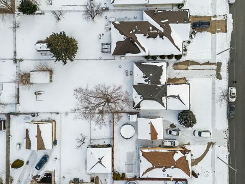 Tiny photo for 9109 Crescent Court, Oak Lawn, IL 60453 (MLS # 12546075)