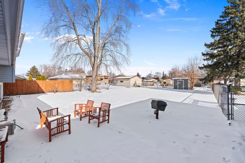 Tiny photo for 9109 Crescent Court, Oak Lawn, IL 60453 (MLS # 12546075)