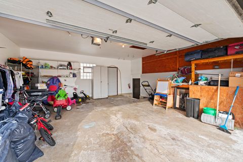 Tiny photo for 9109 Crescent Court, Oak Lawn, IL 60453 (MLS # 12546075)