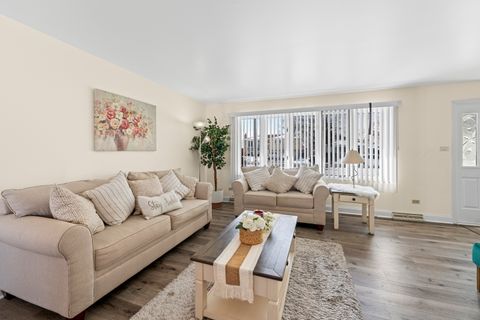 Tiny photo for 9109 Crescent Court, Oak Lawn, IL 60453 (MLS # 12546075)