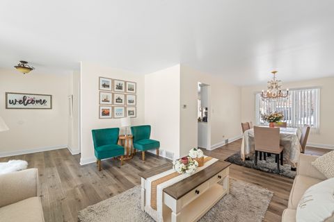 Tiny photo for 9109 Crescent Court, Oak Lawn, IL 60453 (MLS # 12546075)