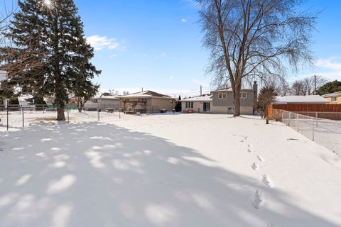 Tiny photo for 9109 Crescent Court, Oak Lawn, IL 60453 (MLS # 12546075)