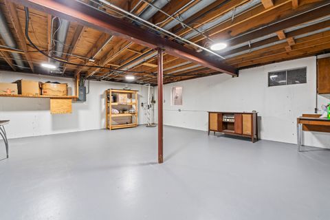 Tiny photo for 9109 Crescent Court, Oak Lawn, IL 60453 (MLS # 12546075)