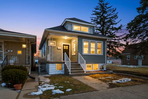 Photo of 12315 S Morgan Street, Calumet Park, IL 60827 (MLS # 12567020)