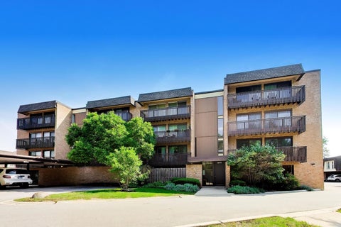 Photo of 1845 Tanglewood Drive #3D, Glenview, IL 60025 (MLS # 12750484)