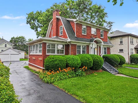 Photo of 24 N Belmont Avenue, Arlington Heights, IL 60004 (MLS # 12724333)
