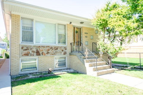Photo of 3836 N Oconto Avenue, Chicago, IL 60634 (MLS # 12793565)