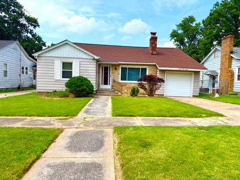 Photo of 2116 Clay Street, Murphysboro, IL 62966 (MLS # 12672993)