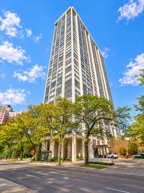 Photo of 5455 N Sheridan Road #2907, Chicago, IL 60640 (MLS # 12744053)