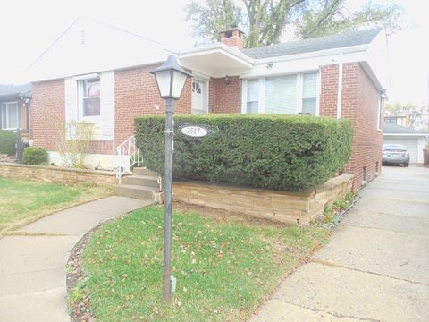 A home in North Riverside