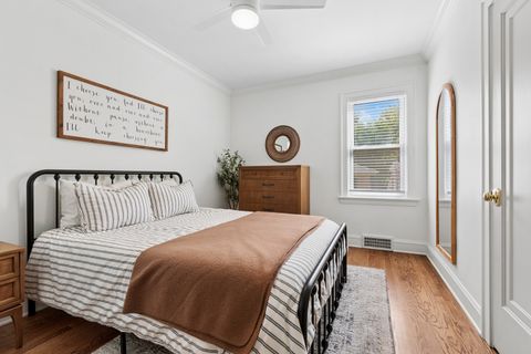Tiny photo for 303 N Willow Road, Elmhurst, IL 60126 (MLS # 12634456)