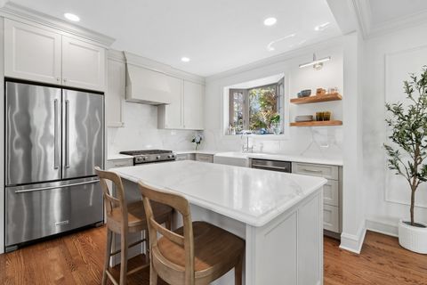 Tiny photo for 303 N Willow Road, Elmhurst, IL 60126 (MLS # 12634456)