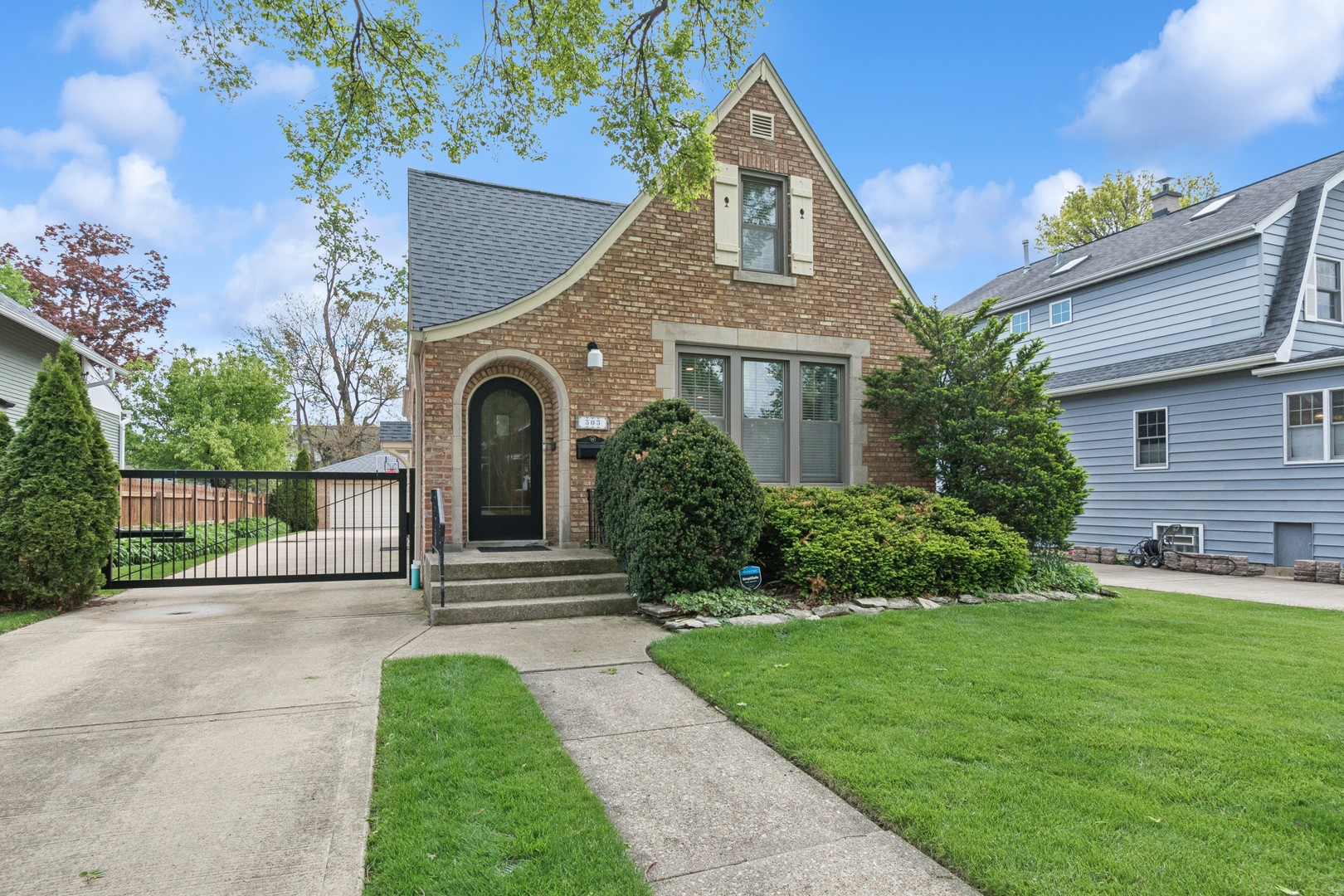 303 N Willow Road
