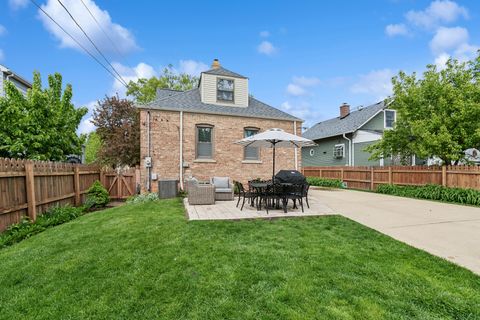 Tiny photo for 303 N Willow Road, Elmhurst, IL 60126 (MLS # 12634456)
