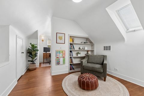 Tiny photo for 303 N Willow Road, Elmhurst, IL 60126 (MLS # 12634456)
