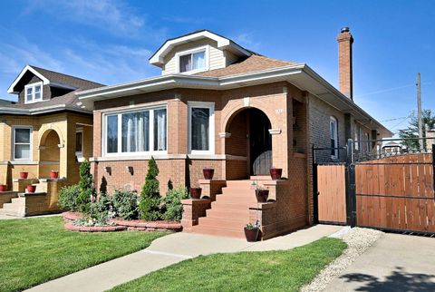 Tiny photo for 2924 N LINDER Avenue, Chicago, IL 60641 (MLS # 12691047)