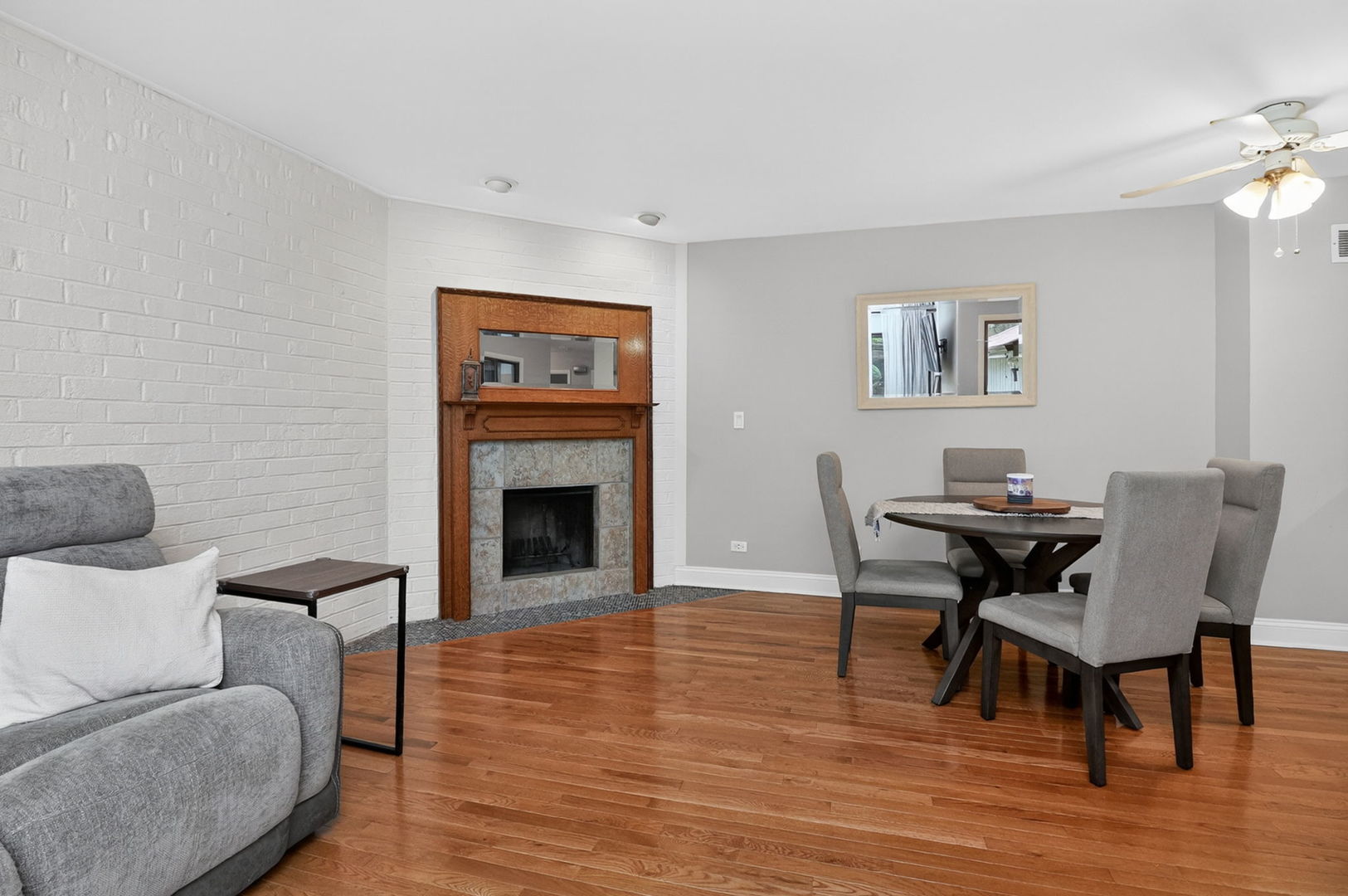 2S638 Enrico Fermi Court 0
