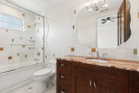 Tiny photo for 7000 N Kilpatrick Avenue, Lincolnwood, IL 60712 (MLS # 12670078)