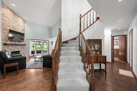 Tiny photo for 1760 Pebble Beach Drive, Hoffman Estates, IL 60169 (MLS # 12618426)