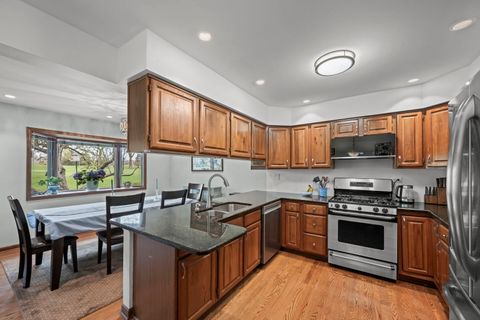 Tiny photo for 1760 Pebble Beach Drive, Hoffman Estates, IL 60169 (MLS # 12618426)