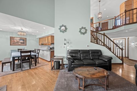 Tiny photo for 1760 Pebble Beach Drive, Hoffman Estates, IL 60169 (MLS # 12618426)