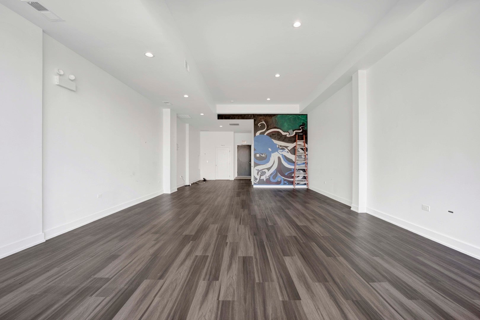 2351 W North Avenue 1