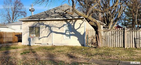 Tiny photo for 1005 E ELM Street, West Frankfort, IL 62896 (MLS # EB458912)