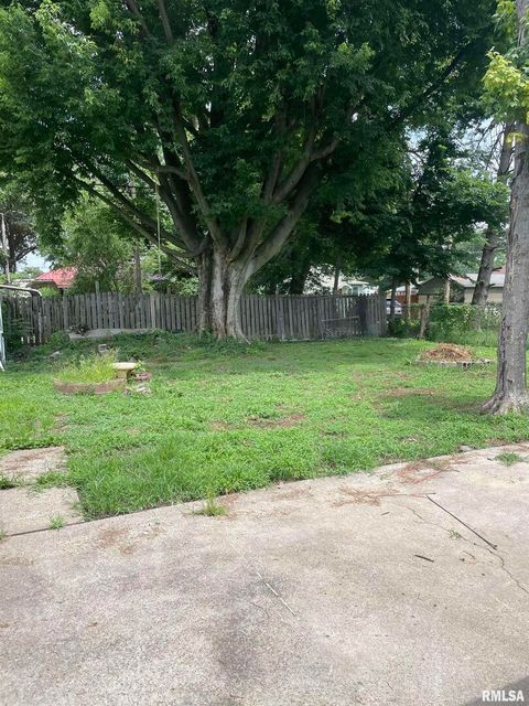 Tiny photo for 1005 E ELM Street, West Frankfort, IL 62896 (MLS # EB458912)