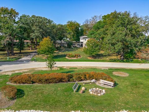 A home in Hawthorn Woods