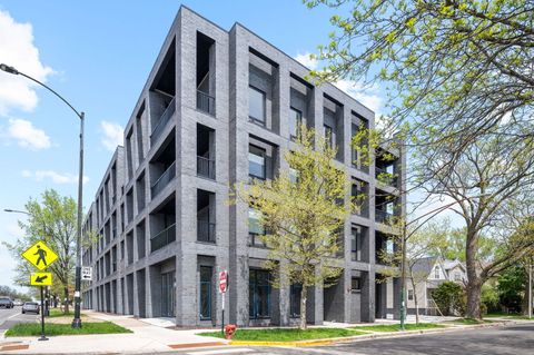 2354 W Farragut Avenue PH-404 Chicago IL 60625