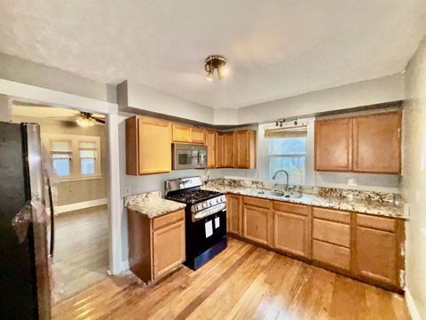 Tiny photo for 410 Oakley Avenue, Rockford, IL 61101 (MLS # 12522126)