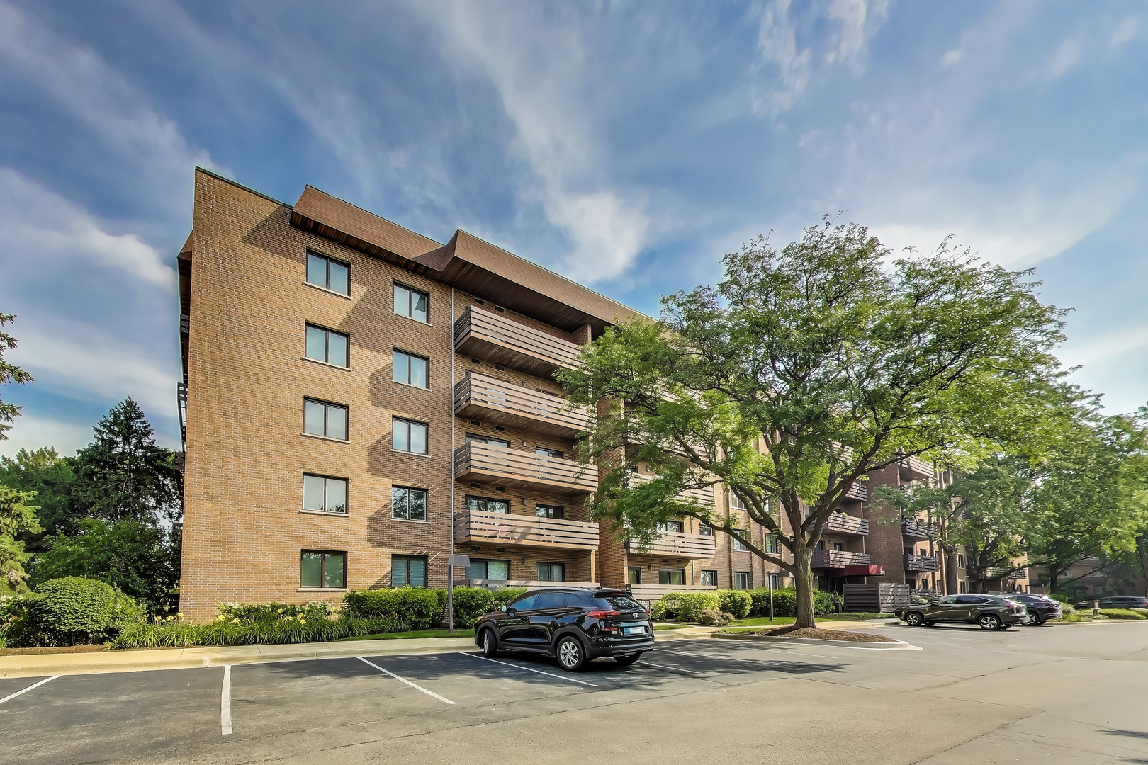 2020 Chestnut Avenue 410