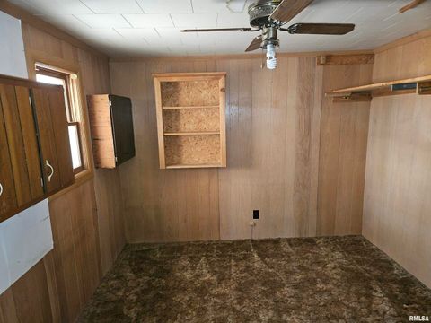 Tiny photo for 1105 Organ Street, Eldorado, IL 62930 (MLS # EB459962)