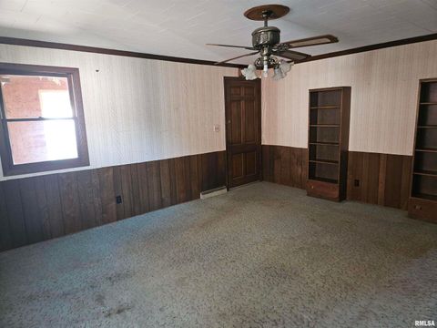 Tiny photo for 1105 Organ Street, Eldorado, IL 62930 (MLS # EB459962)