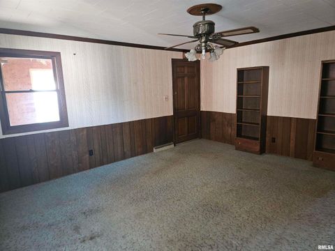 Tiny photo for 1105 Organ Street, Eldorado, IL 62930 (MLS # EB459962)