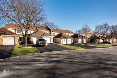 Photo of 414 Lakeview Circle, Bolingbrook, IL 60440 (MLS # 12543114)
