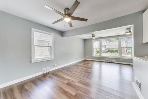 Tiny photo for 4118 Prairie Avenue, Brookfield, IL 60513 (MLS # 12397994)