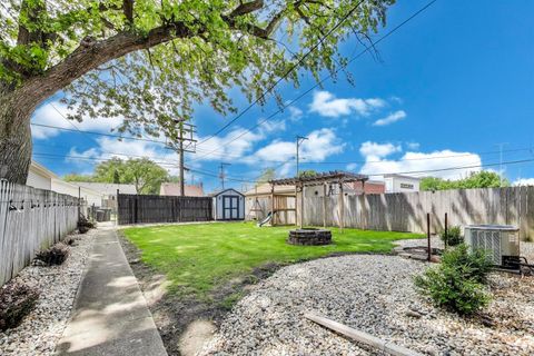 Tiny photo for 4118 Prairie Avenue, Brookfield, IL 60513 (MLS # 12397994)