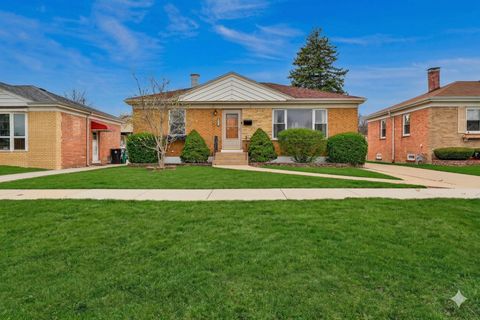 Photo of 1800 Mayfair Avenue, Westchester, IL 60154 (MLS # 12593730)