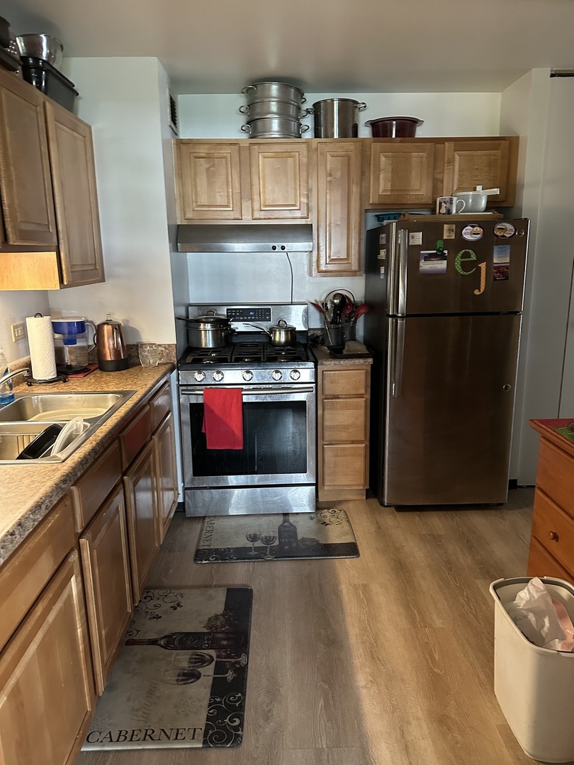 4850 S LAKE PARK Avenue 702B