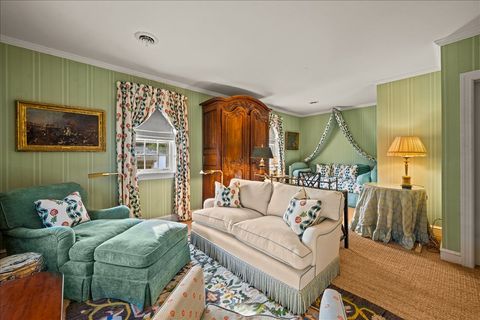 Tiny photo for 788 E Woodland Road, Lake Forest, IL 60045 (MLS # 12468415)