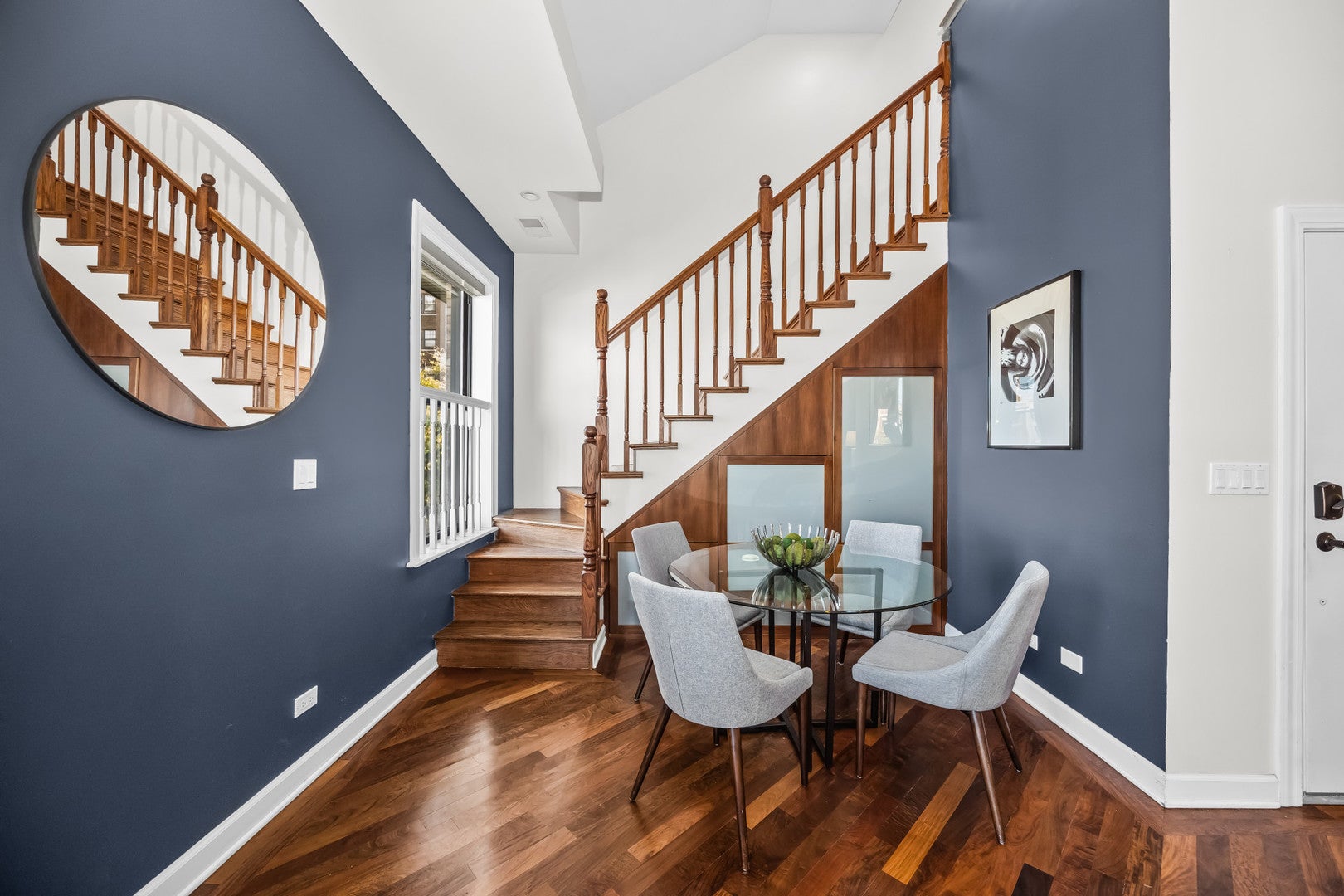 555 W Briar Place 302