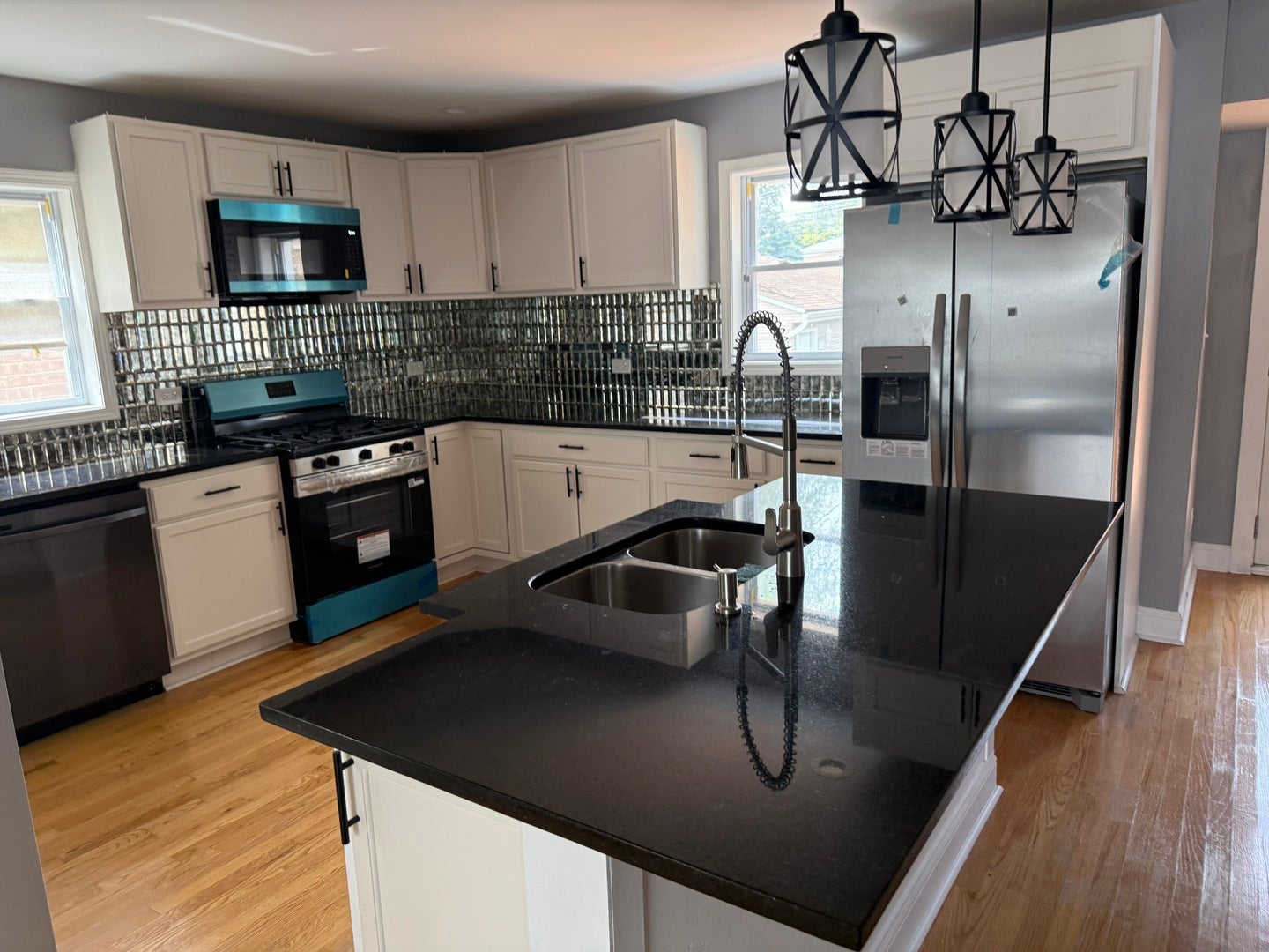 9748 S Ellis Avenue - Photo 3