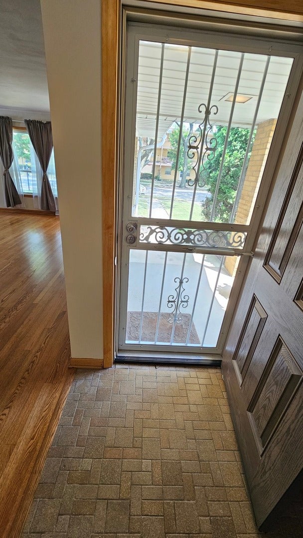 1614 Forest Road