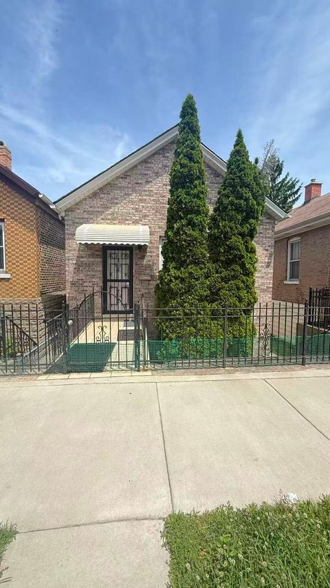 Photo of 2921 S Throop Street, Chicago, IL 60608 (MLS # 12666395)