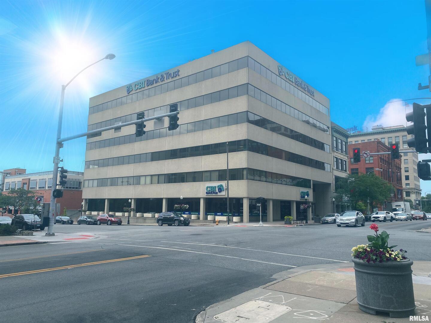 101 W 2ND Street 400A-B
