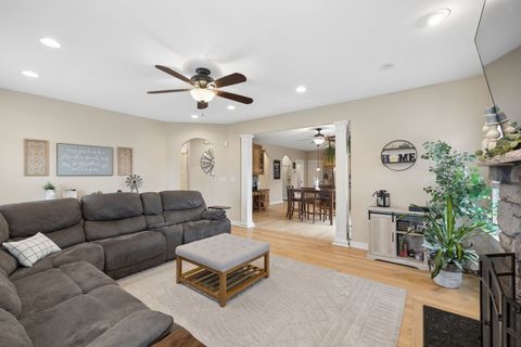 Tiny photo for 21261 Somerset Street, Shorewood, IL 60404 (MLS # 12611858)
