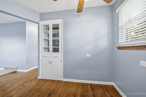 Tiny photo for 15 S 10th Street, St. Charles, IL 60174 (MLS # 12752058)